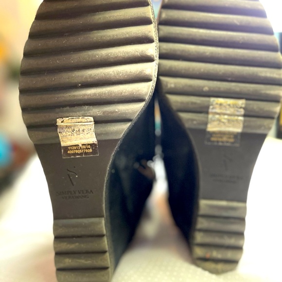 Simply Vera VERAWANG wedge black fur boots Sz 9😎 - Picture 8 of 9